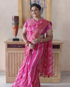 Rekha Krishnappa Instagram - Happy pink day😜 just for fun... Life should be full of fun.... Let's celebrate pink day.. hahaha 

#saturdayvibes #shootinglocation #shootingspot #dressup #happiness #happinessquotes
