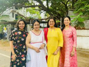 Rekha Krishnappa Instagram - Extended Family for ever❤️❤️

#deivamagal #deivamagal_team #meetuptime #meetup #suntv #suntvserial #suntvserialactress #suntvfansclub