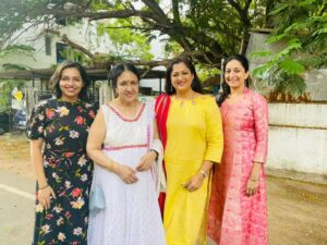 Rekha Krishnappa Instagram - Extended Family for ever❤️❤️

#deivamagal #deivamagal_team #meetuptime #meetup #suntv #suntvserial #suntvserialactress #suntvfansclub