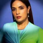 Richa Chadha Instagram - Casual gravity defying hair-flip! Wore @alexperryofficial , @herstoryjewels diamonds and @gucci to meet Ms Wintour thanks to @vogueindia ! Was a pretty special eve. Make up @adhishreep , hair @ashisbogi and photomaker @harshphotography11 ❣️ @lemill