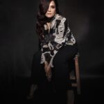 Richa Chadha Instagram - Givin thanks 🌑 Good night. . . . . . . . In @anamikakhanna.in , styled by @anishagandhi3 @rochelledsa . Baubles @vinitamichaeljewelcraft , @goldsmiths_jewellery Make up @shaylinayak asst @vickyvandre , hair @ramihalder Photography @harshphotography11 🫀 #whyareyoureadingmyhashtags #style #bollywood #richachadha #instafashion