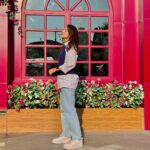 Riya Deepsi Instagram - A good background and a good pose = a good picture 🤓 📸 @i.shreyabhalla #instagood#instagram#explore#explorepage#fashion#trending#pose#selflove