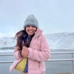 Riya Deepsi Instagram - Snowfall and romance ❤️ That’s all she loves ✨ #love#snowfall#winters#cappadocia#turkey#travel#traveller#explore#explorepgae#trending#romance#dream Niğde, Turkiye
