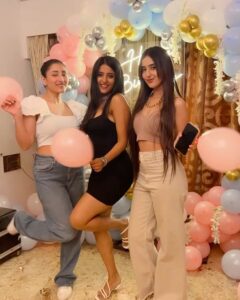 Riya Sharma Instagram - Tb to my @ulkagupta ‘s birthdayyy 🤍🤍
Shame I don’t have any good pictures from that day apart from this 🥲

P.s. Cheers to these fun energetic souls and absolute cuties @ulkagupta @sumbul_touqeer @priyamallickofficial @nidhibhavsar_official @poojaa_singh_ @guptainji 🤍🤍

#blessedwiththebest #throwback #girlgang