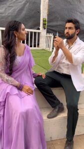 Rohit Suchanti Instagram - Chilla Chilla Ke Logo Ko Batade 😂🤣😂 💉 

#reels #funnyreels #rishmi
