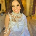 Roopal Tyagi Instagram - 👸 Pearl cape by @peterpan.trinkets #ootd #ad #collaboration #sareelooks #saree #white #pearl #uniquejewelry