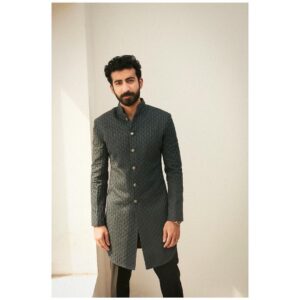 Roshan Mathew Instagram - @roshan.matthew in @kunalrawalofficial , basically Zulfi all spruced up 🤓 

📸 @shivamguptaphotography 

.
.
.

#roshanmathew #celebritystyle #lookoftheday #style