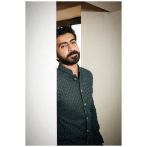 Roshan Mathew Instagram - @roshan.matthew in @kunalrawalofficial , basically Zulfi all spruced up 🤓 

📸 @shivamguptaphotography 

.
.
.

#roshanmathew #celebritystyle #lookoftheday #style