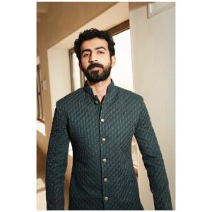 Roshan Mathew Instagram - @roshan.matthew in @kunalrawalofficial , basically Zulfi all spruced up 🤓 

📸 @shivamguptaphotography 

.
.
.

#roshanmathew #celebritystyle #lookoftheday #style
