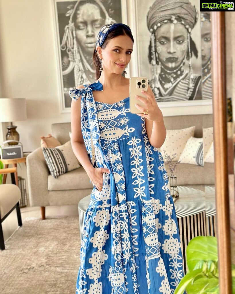 Roshni Chopra Instagram - Feeling Blue 💙 in the best way possible ✨if there’s one label to get this summer for those easy breezy feels its got to be @soapandbasil 🤌🏽 #dress #ootd #rostyle #summeroutfit #summerstyle