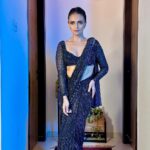 Roshni Chopra Instagram - Here’s an in-depth tutorial of one my most fav looks for my most fav @roshnichopra for @itrhofficial at @lakmefashionwk Brands used @maccosmeticsindia @charlottetilbury @nykaabeauty @mynykaa @hudabeautyshop @maybelline_ind @charactercosmeticsindia @laneigeindia @toofacedlovesindia @benefitindia @kaybykatrina @anastasiabeverlyhills @simplynam.beauty #makeupartist #bridalmakeup #makeuptutorial #bridaltutorial #trendingreels #viralreels #reels #makeupbyaafreen #aafreenmakeupandhair #nudelipsticks #tutorial #tutorialreels #tutorialsvideos #makeupreel #robeauty