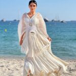 Roshni Chopra Instagram - She’s a sea shell 🐚 in a sea of sequins✨ In @vaishalisstudio Hmu @dessangeparis Shoes @newbalance @festivaldecannes #cannes #indiandesigners #rostyle #rovive Cannes, France - French Riviera