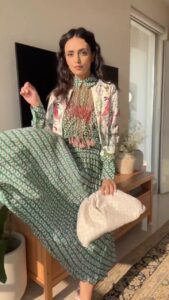 Roshni Chopra Instagram - #JewelBox ✨- elevating zara separates
Necklace @sachdeva.ritika 
Jacket @thierry_journo_idli_design_ 
Bag @newbottega 

#styling #zara #boho #bohojewelry #rovive #rostyle #ootd #outfitinspiration