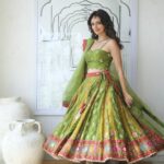 Roshni Chopra Instagram – Tu jhoom 💚✨ wearing this gorgeous lehenga from @vasansi_jaipur a brand I discovered on Instagram for their amazing organic fabrics , skin friendly dyes and handcrafted ensembles. 

Heads up – their online Annual sale on Vasansi.com – go check them out now ✨🙌

#ad #lehenga #rovive #indiandesigners #indianwedding
