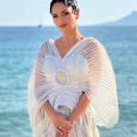 Roshni Chopra Instagram - She’s a sea shell 🐚 in a sea of sequins✨ In @vaishalisstudio Hmu @dessangeparis Shoes @newbalance @festivaldecannes #cannes #indiandesigners #rostyle #rovive Cannes, France - French Riviera
