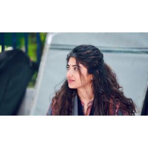 Roshni Prakash Instagram - MEERA 🌺

Along with having Appu sir on board, another very strong reason for me to do LuckyMan was the way Meera feels, her dreams, her world and the emotions she goes through. It’s been a blessing. The memories made will be cherished for a very long time. 

#LuckyMan playing at the theatres near you.Waiting to hear your review. ✨