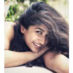 Roshni Prakash Instagram - What made you smile today ? ✨ . . For me : it was being foolishly silly with @amrutha_iyengar and enjoying every piece of it 👯❤️ . #quarantineandchill Mysore, Karnataka