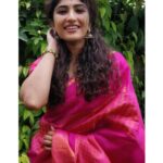 Roshni Prakash Instagram - It's been little tough to get used to the sudden change in this lifestyle. And yet here we are doing our best for the need of the hour. The bright side of it being we get to spend time by ourselves and also finding new ways to be productive :) . . . I feel festival just increased the notch up. Finding the ಬೆಲ್ಲಾ in all this ಬೇವು situation. . . Happy Ugadi ❤️✨ #stayhomestaysafe Mysore, Karnataka