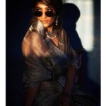 Roshni Prakash Instagram - We were just about to wrap up the shoot and there the sun played a little peek-a-boo. The golden light moment. ✨ P.C : @chandu.n534 Styling : @jyotikha MUH : @hair_and_makeup_by_bharathi Assisted by: @upendraandra