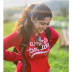 Roshni Prakash Instagram - Golden light at Golden moment. ✨ Ooty