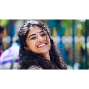 Roshni Prakash Instagram - MEERA 🌺

Along with having Appu sir on board, another very strong reason for me to do LuckyMan was the way Meera feels, her dreams, her world and the emotions she goes through. It’s been a blessing. The memories made will be cherished for a very long time. 

#LuckyMan playing at the theatres near you.Waiting to hear your review. ✨