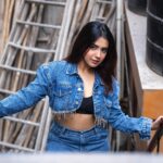 Roshni Walia Instagram - Suggest a caption please 😘🔚 Worli, Maharashtra, India