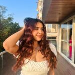 Roshni Walia Instagram - Couple of days have been hard for some of us And if you are like me I’m sure you’re questioning everything around you… But with time everything gets better so please believe in yourself and love yourself UNCONDITIONALLY ❤️ live the moment, enjoy the present, and don’t stress yourself with bad experiences of life or future insecurities. Spread love and kindness Little goes a long way! I love you all so much ❤️🤍🥹🔚 Love