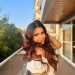 Roshni Walia Instagram - Couple of days have been hard for some of us And if you are like me I’m sure you’re questioning everything around you… But with time everything gets better so please believe in yourself and love yourself UNCONDITIONALLY ❤️ live the moment, enjoy the present, and don’t stress yourself with bad experiences of life or future insecurities. Spread love and kindness Little goes a long way! I love you all so much ❤️🤍🥹🔚 Love