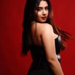 Roshni Walia Instagram - Dark paradise 🖤🔚