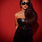 Roshni Walia Instagram - Kaun hai yeh jisne dobara mudke mughe Nahi dekha ? . . . . . #ootd #fit #prada #fashion #explore #insta #roshniwalia #black ✨🔚