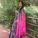Rupa Sri Instagram - I love Lenin Sarees. This is one of my favourite lenin saree!!❤️ Most of my Lenin Sarees are from @ashas_womens_collection 🥰💕
