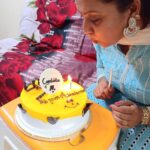 Rupa Sri Instagram - It was a pleasant surprise to receive cake from my beloved people ❤ for the award that i have received as best mamiyar #vijayawards , thank you for your love and support... Love u 😘 #vijaytv #barathikannamma @swab_wadi1116 @reshmasarath18 @lisha_hema @jithuz_rampart @dhanya_maryvarghese @rahimanreneesha @gopi671 @aaron_krish_cazziro Saidapet, Tamil Nadu, India