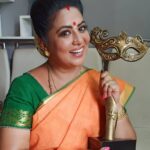 Rupa Sri Instagram - Thanks to @vijaytelevision For giving this ''best mamiyar" Award 😍😍🥰🥰😘😘👑👑🏆🏆🏆 Proud to be an best mamiyar