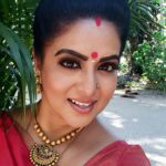 Rupa Sri Instagram - Thank you @sesha_craft_creations ❤❤ I really loved this wonderful neckset and earings🥰😘🥰😘🥰😘