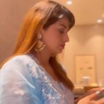 Saba Khan Instagram - MashaAllah ❤️ tu hai to fir aur Kya chahiye sisters @somikhan_ks . #tuhaitohmujhephiraurkyachaiye❤️ . #sabakhan ##somikhan #khansisters #tuhaitohmujhephiraurkyachaiye❤️#saraalikhan #vickykaushal