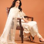 Saba Qamar Zaman Instagram - Eyes hold conversation. 🧡 👗 @erumkhancouture 💄 @nauman_makeup_artist 📸 @waseemphotography