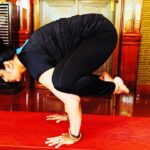 Samyuktha Varma Instagram - Spending time to your own physical, mental & Spritual body for atleast 20minutes a day is more important for the Women's of our India, So on this Women's day I want to send the message to all womens let us practice some Yoga Asanas and spend some time to our own body and make some promises to ourselves. Don't worry about perfections, trying is more important. Transformation takes place by itself. 1.14: sa tu dîrgha-kâla-nairantarya-satkârâsevito drdha-bhûmih Happy Women's Day