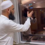 Sana Khan Instagram - Alhamdullilah aaj Jumma ki Namaz hamare pyaare Aaqa sallallahu alaihi wasallam ke darbar mai hogi 🥰♥️🤩 Madina makes me the happiest 😁 JazakAllah khair @alkhalidtours & @madenhotels for giving us the best view in this crazy busy season of hajji’s #sanakhan #anassaiyad #madina #happy #alhamdulillah #saudiarabia #masjidnabawi