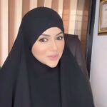Sana Khan Instagram - My brothers and sisters don’t forget to recite Surah kahf on Friday. May Allah make our faces shine the brightest in this duniya and Akhirah with his Noor ♥️ #sanakhan ##islamicreminder