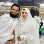 Sana Khan Instagram – Rizq is also a pious husband/ wife who cares for you 🥰

No love between two souls is greater than what is between the spouses ♥️

Allah hamare Dillon mai Ek dusre ke liye hamesha mohabbat Rakhe.
Aur Ek dusre ke liye hamare dillo mai reham rakhe 🤲🏻🥰

I can’t stop blushing when he looks at me like this 😚

JazakAllah khair @alkhalidtours for always looking after us 
May Allah reward u the best in this duniya and Akhirah 🤲🏻

#sanakhan #anassaiyad #umrah #makkah #alhamdulillah Makkah Masjid-al-Haram