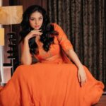 Sanam Shetty Instagram - So how was your day? . . . Tangerine peplum gown by @vibhafashionhouse Photography @shots_by_ad MUH @makeupbyjenitabhaskar #colorpop #tangytangerine #indowestern #peplum #sanam #sanamshetty