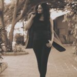 Sanam Shetty Instagram - Walk a mile..with a smile.. Heart full of love and alive in the now..💕 . . . Videography @_thirdeyeweddings_ Edit @thejan__ Concept @samissiah Makeup @diyamakeover_ Hair @madhuzartistry Venue @darzaluxuryresorts Hospitality @reshma.srijay @joemichael.official @gideonmediaevents #fabfeb #lovemonth #happyweekend