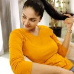 Sanam Shetty Instagram - Moody Mondays 💛☕ Pc @balaji_2888 Chillin @amethystchennai #coffeetime #makeupfree #gofreshfaced #happyevening