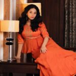 Sanam Shetty Instagram - Some tang and sweet to beat the summer heat 🧡 . . . Tangerine peplum set by @vibhafashionhouse Photography @shots_by_ad MUH @makeupbyjenitabhaskar #tangytuesday #trending #shadesoforange #indowestern #peplum #sanam #sanamshetty