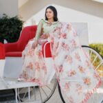 Sanam Shetty Instagram - All things pure 💕 . . Purely serene Ivory organza saree by @6yarddrape Styling @shyn_fascino Photography @adam_kae MUH @sujitha_makeup_artist Draping @the_thish Venue @the_french_town #atouchofbliss #organzasarees #vintagefare #sanam #sanamshetty