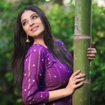 Sanam Shetty Instagram - Stretch & bend..it's the weekend 💜 💜 💜 💜 💜 Latest collection of Casual straight fit co- ord set from @ival.amali Photography @adam_kae Edit @arvinthiyer MUH @monz_makeover Venue @darzaluxuryresorts #saturdazed #indowestern #kurtacoordset #prettypurple #casualstyles #workwear