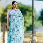 Sanam Shetty Instagram - Hey there! How's your day? 💙 💜 💙 💜 Saree @6yarddrape Styling @shyn_fascino Clicks @adam_kae MUH @sujitha_makeup_artist Drape @the_thish Venue @the_french_town #organza #summerstyle #breezyblues