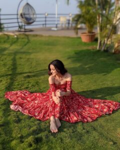 Sanaya Irani Instagram - Feeling INC(RED)IBLE. 😄😄