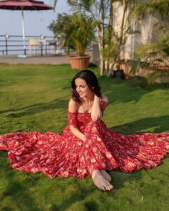Sanaya Irani Instagram - Feeling INC(RED)IBLE. 😄😄