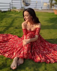 Sanaya Irani Instagram - Feeling INC(RED)IBLE. 😄😄